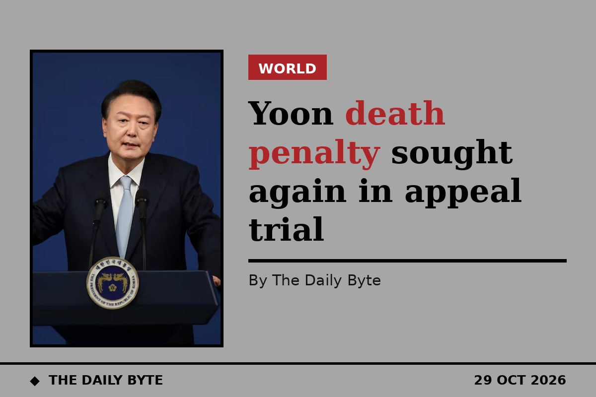 Former South Korean president Yoon Suk Yeol arriving at a Seoul court building, flanked by security officers