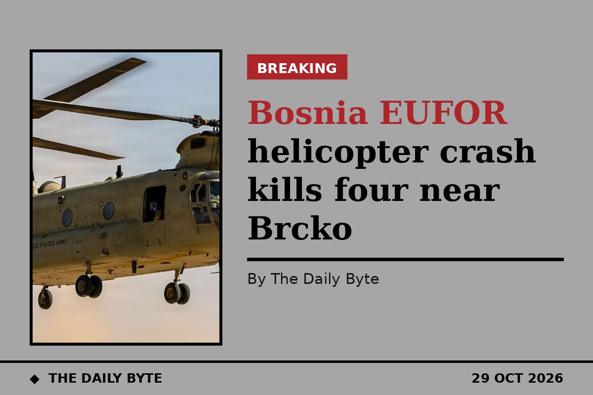 A CH-47 Chinook helicopter in flight (file photo)